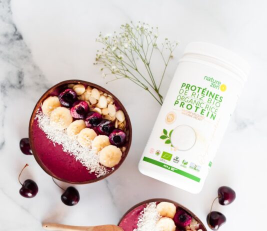 20대 남성, 건강에 눈뜨다…단백질·탈모·자기관리 루틴까지 a couple of bowls of food on a table